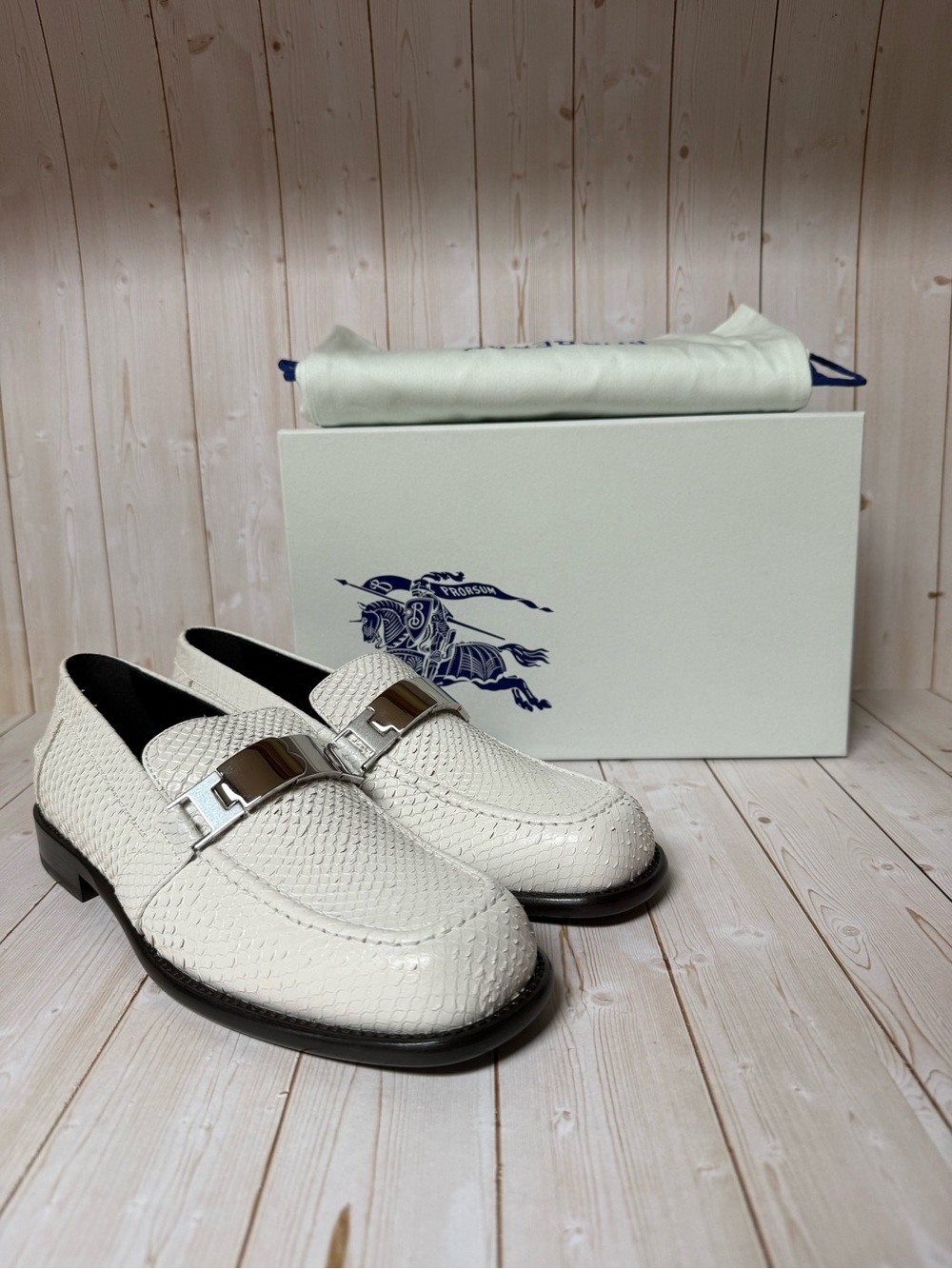 Burberry Tower Snake-Embossed Leather Loafers White Quartz Sz 39 / 9